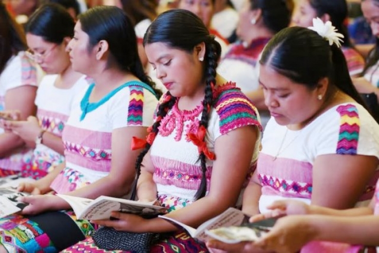 Guardianas del saber: la fuerza femenina que renueva la esperanza educativa