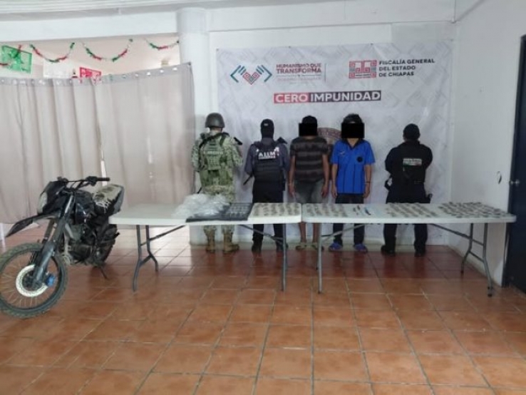 En Palenque detienen a dos personas en diligencia de cateo