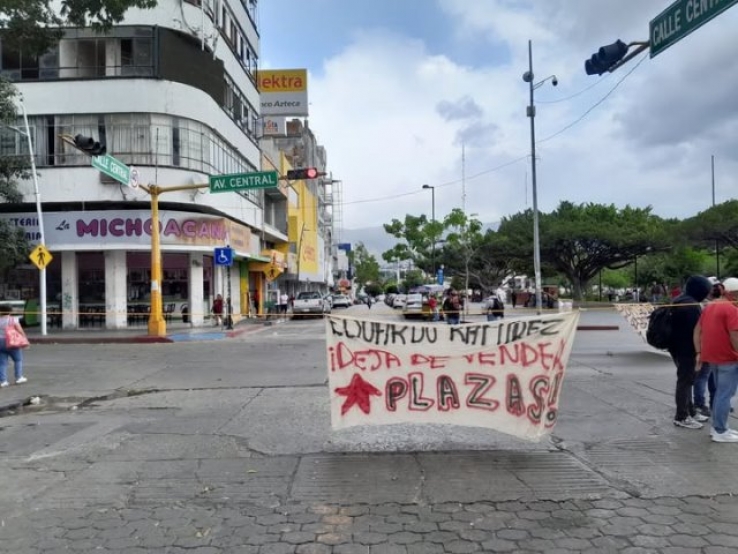 Egresados de normales piden asignaci&oacute;n de 150 plazas