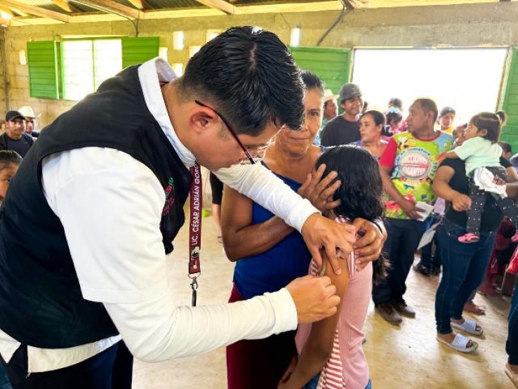Salud llega a zona Chimalapa luego de m&aacute;s de 14 a&ntilde;os sin atenci&oacute;n m&eacute;dica