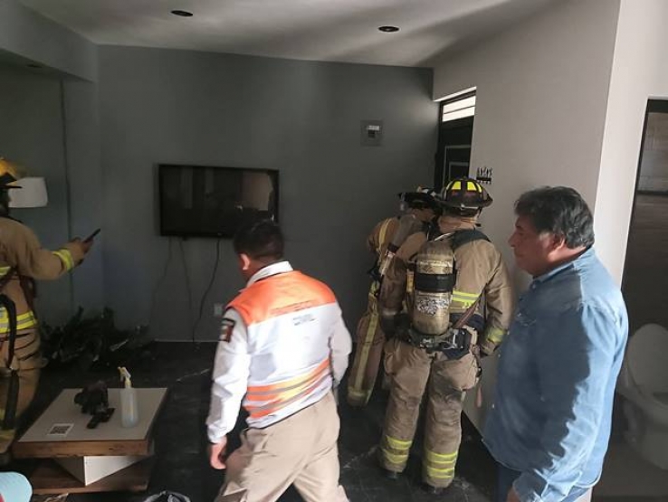 Protecci&oacute;n Civil atiende explosi&oacute;n por posible acumulaci&oacute;n de gas en vivienda de la colonia Magisterial Huitepec