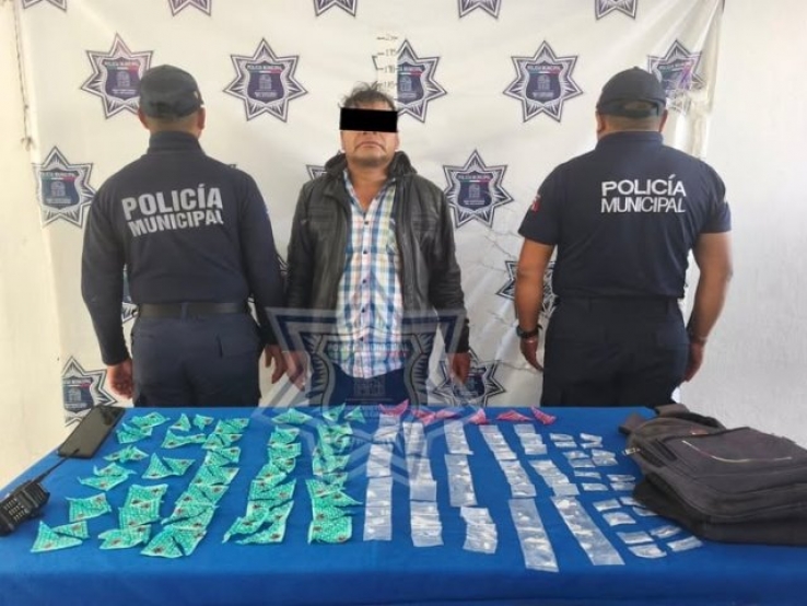 Polic&iacute;a Municipal de San Crist&oacute;bal detiene a sujeto con presuntos estupefacientes y lo pone a disposici&oacute;n