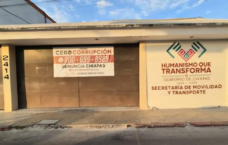 Calcoman&iacute;as y distintivos no acreditan para operar como unidad de servicio p&uacute;blico