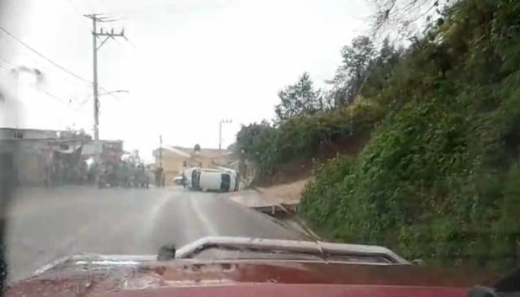 Peque&ntilde;a lluvia provoc&oacute; dos accidentes en la regi&oacute;n Altos de Chiapas