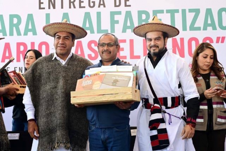 Cuando los libros llegan, los mundos se multiplican en Santiago El Pinar