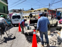 Atiende Obras P&uacute;blicas baches en la Prolongaci&oacute;n 1 de Marzo para mejorar la movilidad, en SCLC