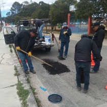 Obras P&uacute;blicas mantiene atenci&oacute;n permanente a baches y alcantarillas en San Crist&oacute;bal