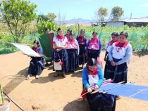 Mujeres tsotsiles exigen pago de m&aacute;s de medio mill&oacute;n de pesos por deuda, en Aldama