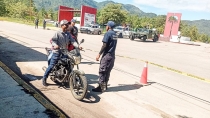 50 motociclistas infraccionados por no usar casco de seguridad, en Altamirano