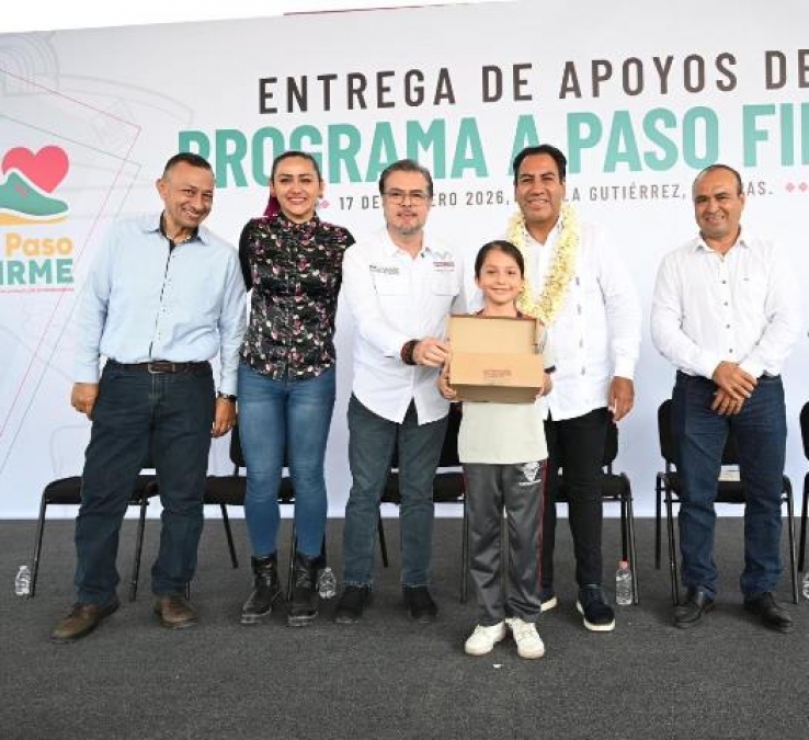En Tuxtla Guti&eacute;rrez, Eduardo Ram&iacute;rez y Paco Chac&oacute;n entregan apoyos del programa A Paso Firme