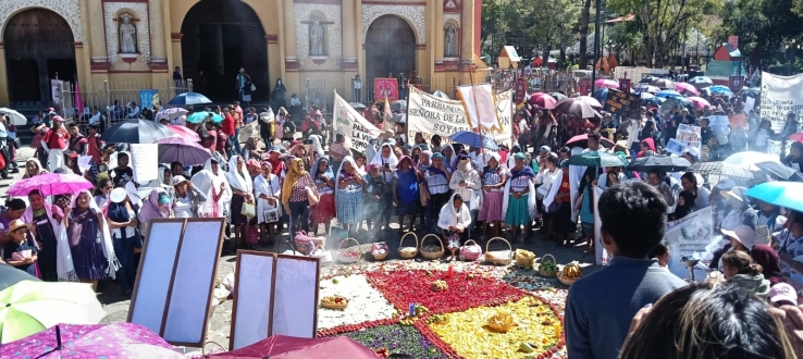Mujeres de CODIMUJ marcharon para exigir la eliminaci&oacute;n de violencia contra la mujer