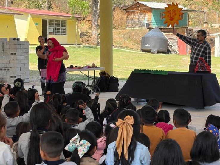 Ceci-Cuentos present&oacute; la obra Sacb&eacute; a alumnos de primaria y preescolar, en San Crist&oacute;bal